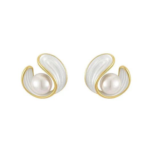 Boucles d'oreilles Puces Perles Dorées et Émail Blanc